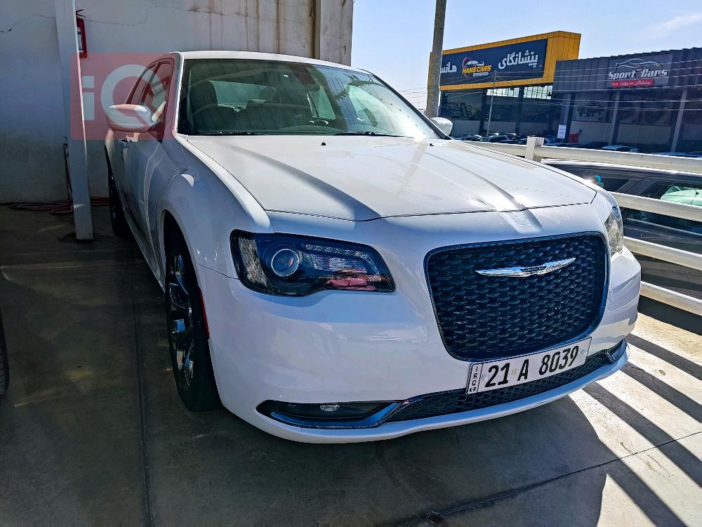 کرایسلەر 300